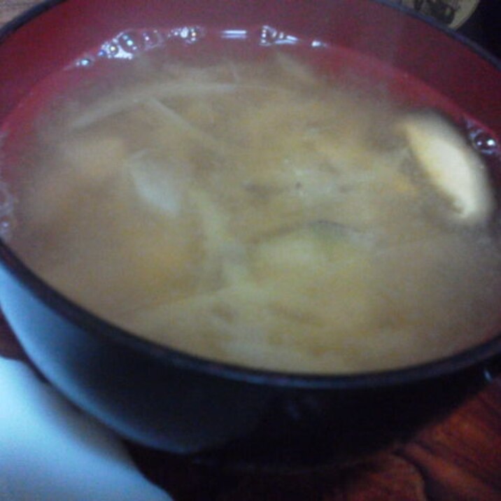 さつまいもと椎茸、玉ねぎの味噌汁